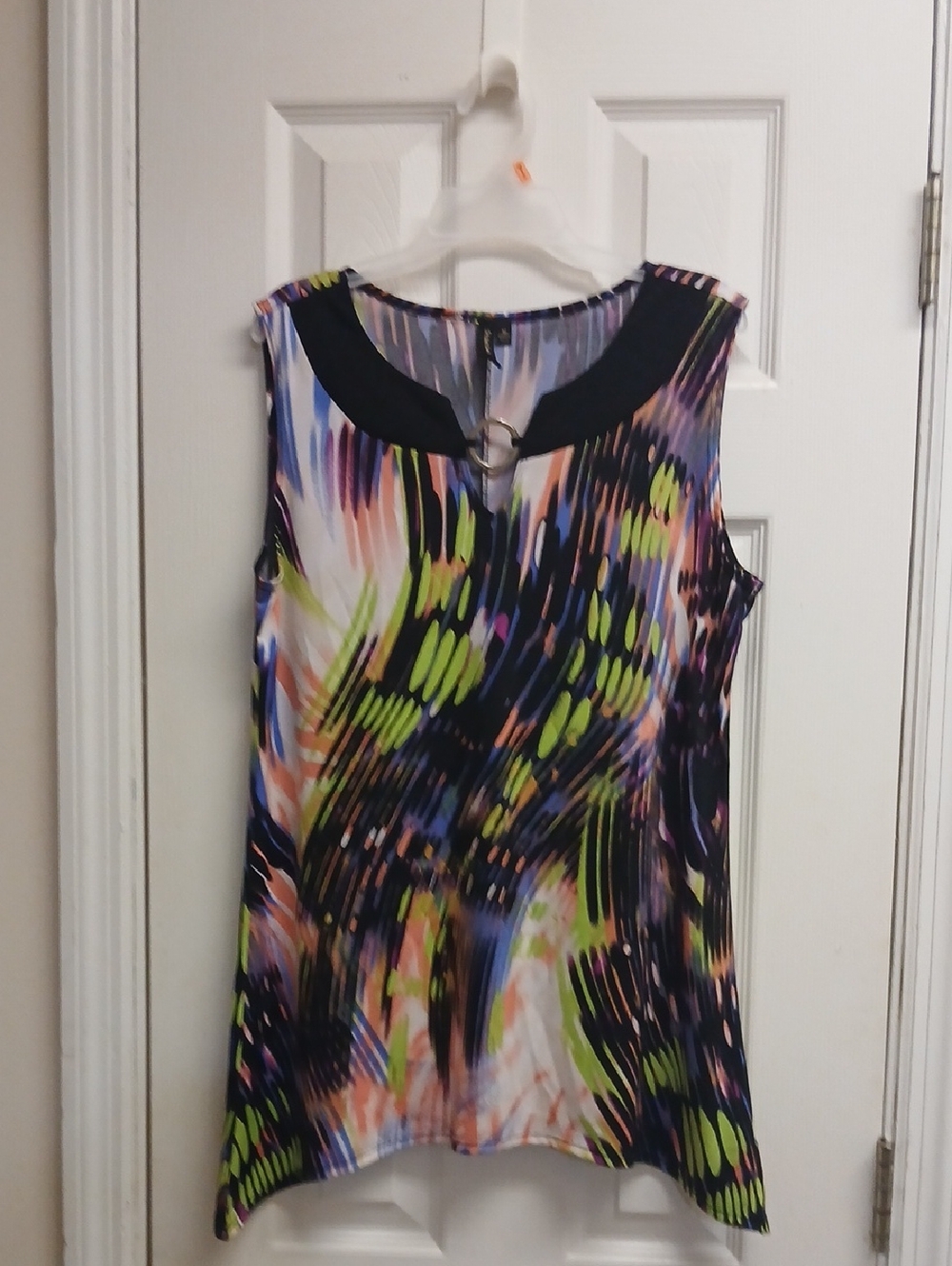 Susan Lawrence Abstract Multicolor Sleeveless Tunic Top w/ Silver O-Ring Size M